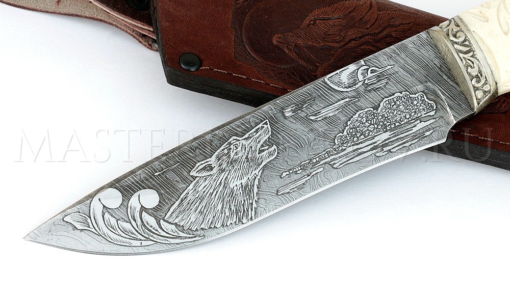 Нож из дамасской стали Беркут, ручная гравировка, рукоять - лосиный рог, вырубка
