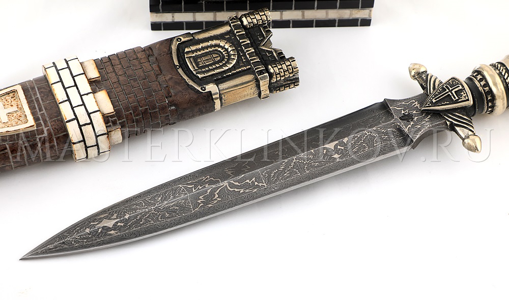 Композиция Бастион, мозаичный дамаск Матвеева, карельская береза, бивень мамонта, инкрустация