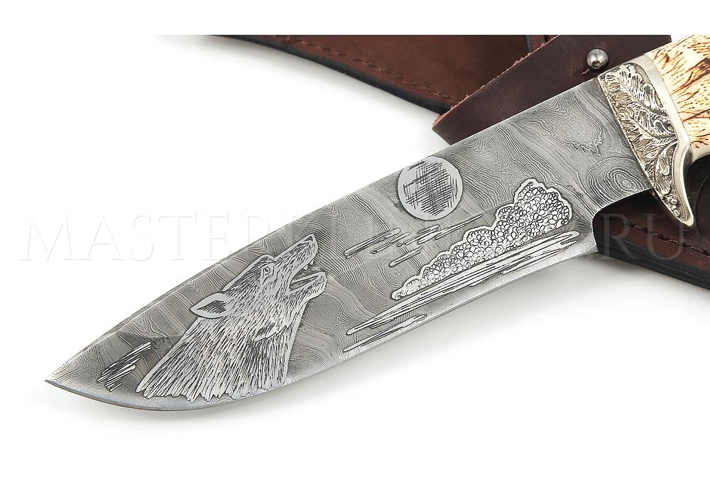 Нож из дамасской стали Волчица, гравировка, рог лося, выжигание