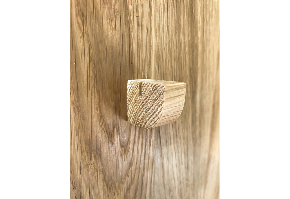 Стойка - панно для 5 ножей, покрытие - натуральное масло, светлая