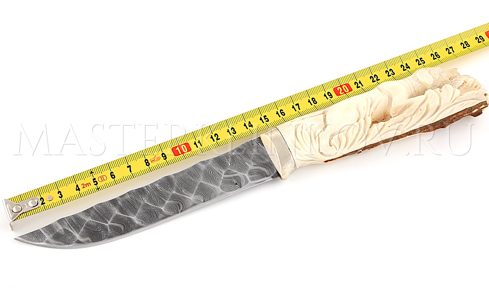 Нож из дамасской стали Лань, оформление клинка - камень, рукоять - рог лося, резьба