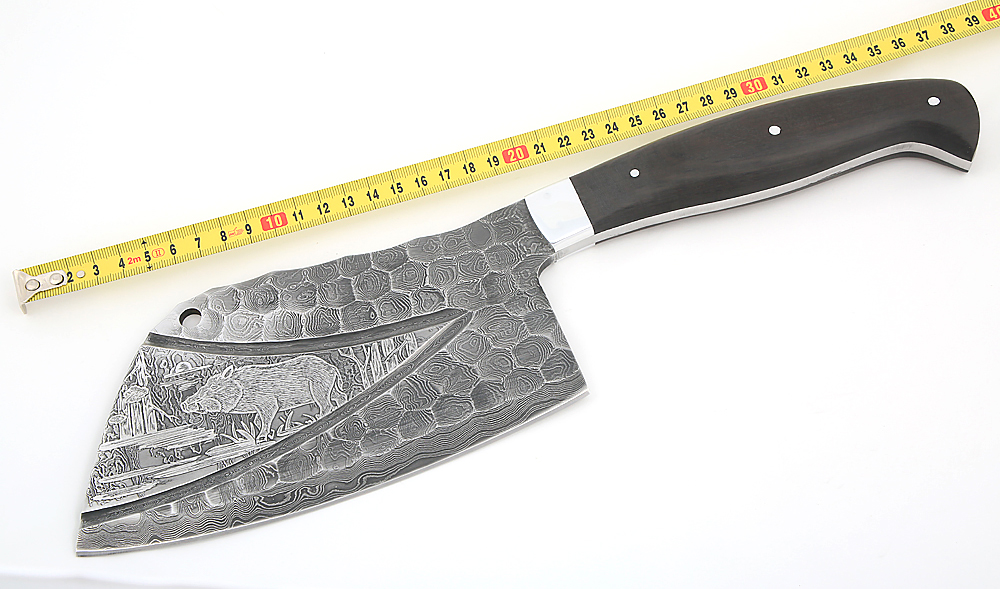 Тяпка цельнометаллическая из дамасской стали, оформление - долы, камень, гравировка Кабан