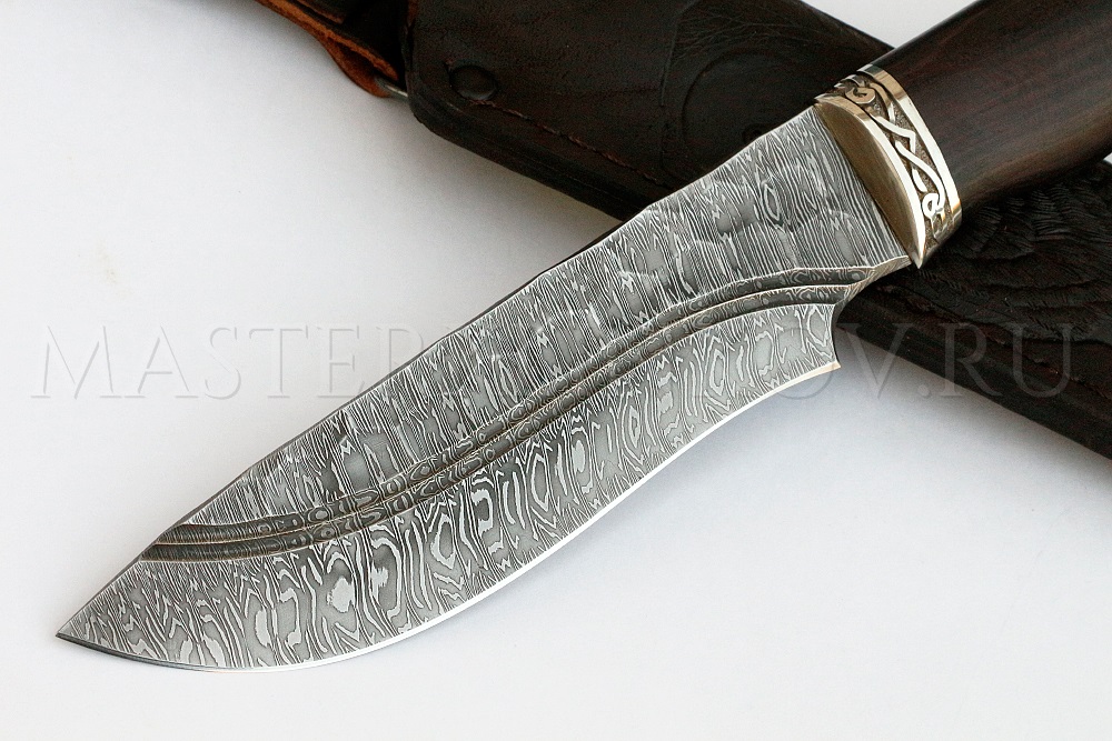 Нож из дамасской стали Волк, долы, камень, рукоять - черный граб