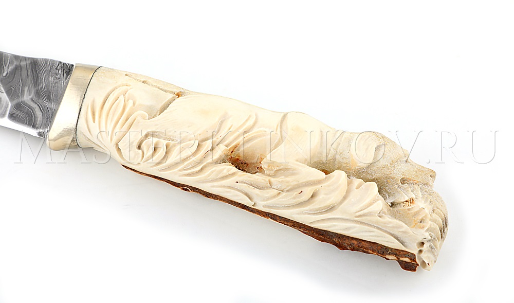 Нож из дамасской стали Лань, оформление клинка - камень, рукоять - рог лося, резьба