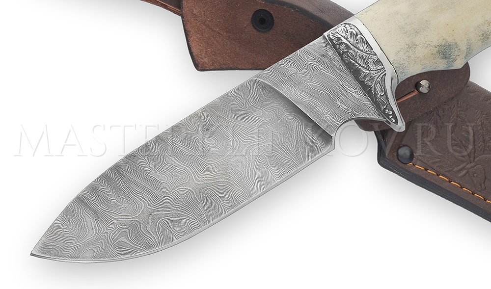Нож из дамасской стали Бобр, рог лося, литье