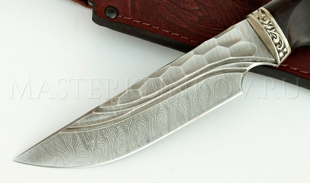 Нож из дамасской стали Золотоискатель, долы, камень, рукоять - граб под пальцы