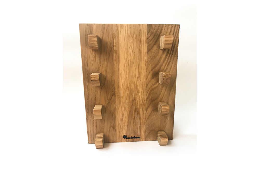 Стойка - панно для 4 ножей, покрытие - натуральное масло, светлая