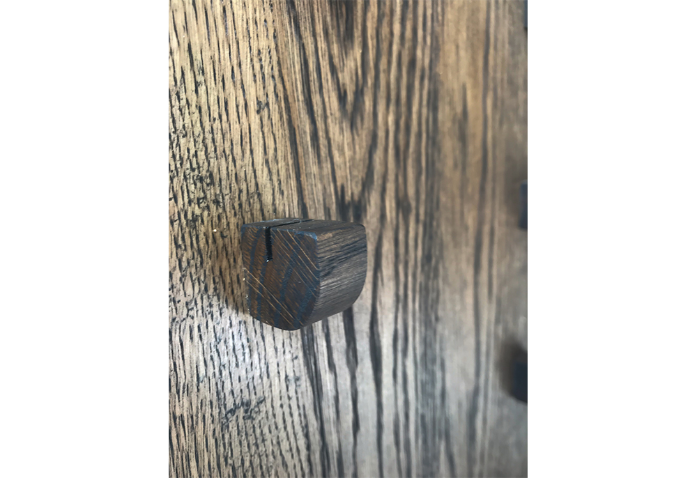 Стойка - панно для 5 ножей, покрытие - натуральное масло, темная