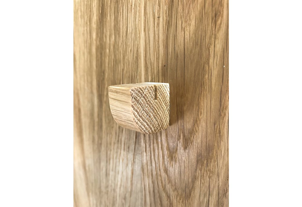 Стойка - панно для 4 ножей, покрытие - натуральное масло, светлая