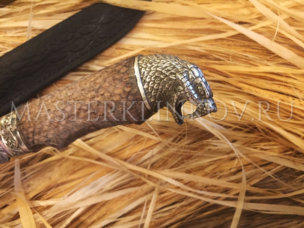 Нож из дамасской стали Осетр, долы, камень, карельская береза, литье Кобра