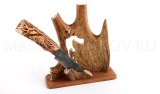 Нож из дамасской стали Волк, гравировка золочение, подставка - рог лося, резьба