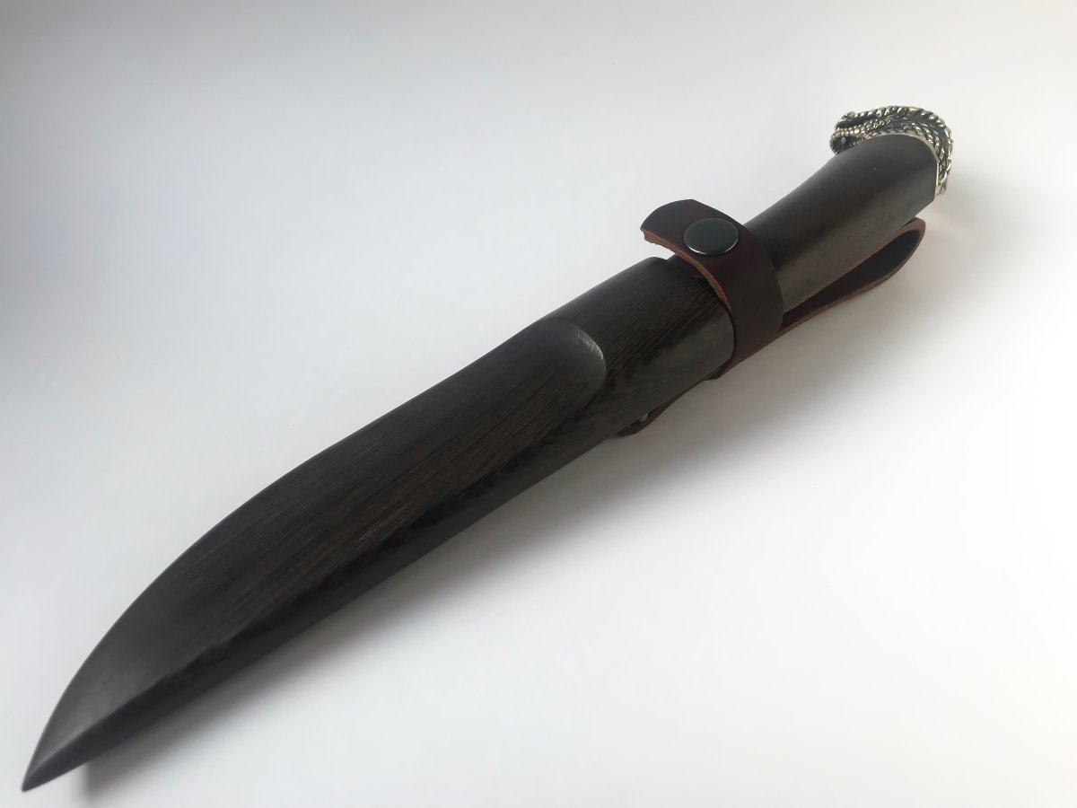 Нож из дамасской стали Осетр, долы, рукоять - венге, литье Кобра