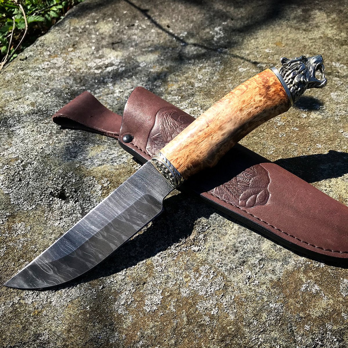 Нож из дамасской стали Егерь, рукоять - карельская береза, литье Тигр
