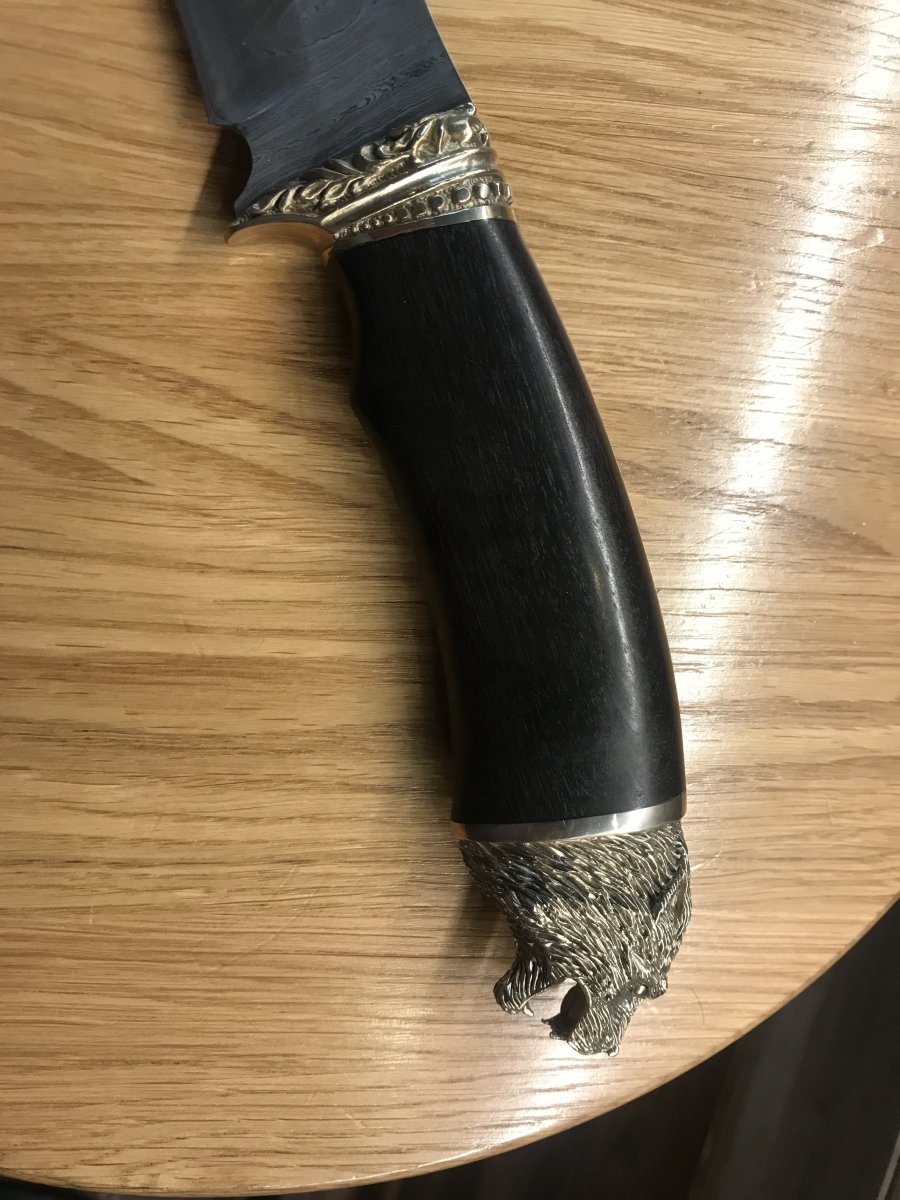 Нож из дамасской стали Восток, рукоять - черный граб, литье волк