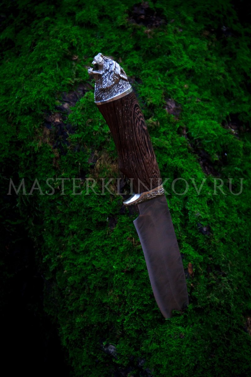 Нож из дамасской стали «Волчица», рукоять — венге, литье
