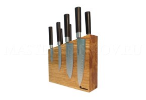 Магнитная подставка для 8 ножей из дуба, покрытие - натуральное бесцветное масло