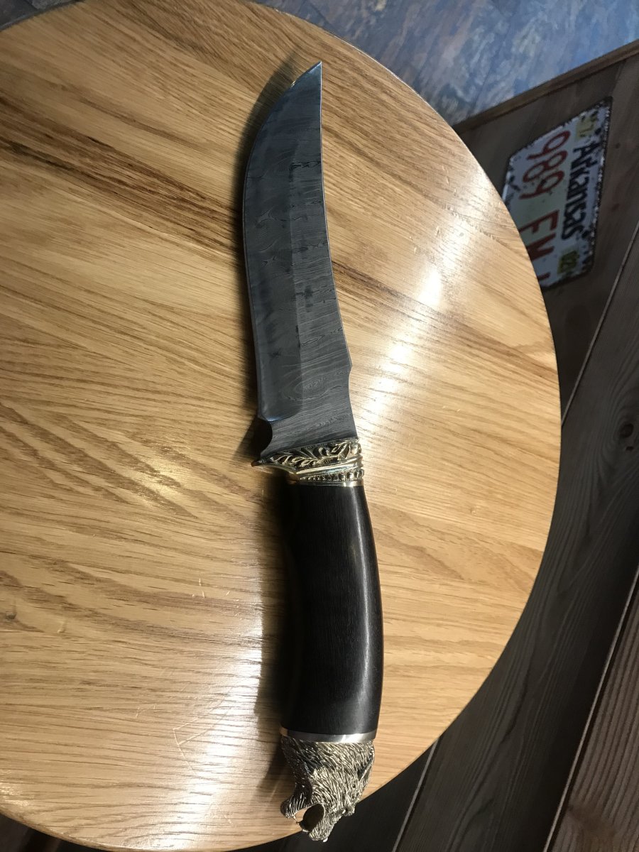 Нож из дамасской стали Восток, рукоять - черный граб, литье волк