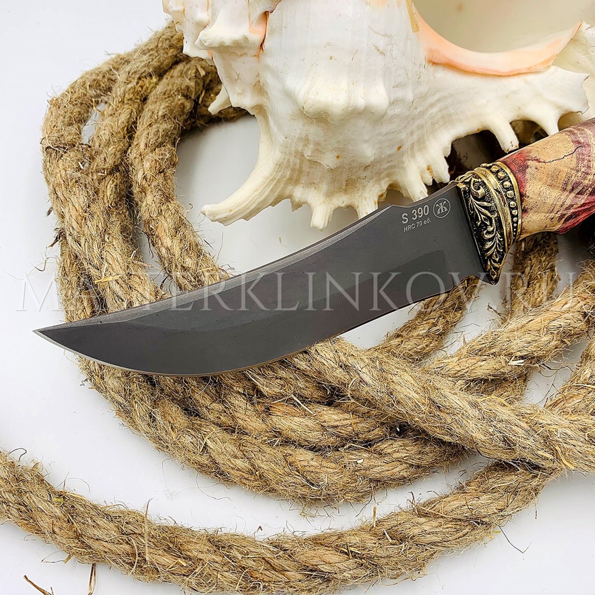 Нож из порошковой стали Böhler S390 Восток, рукоять — стабилизированный кап клена, литье